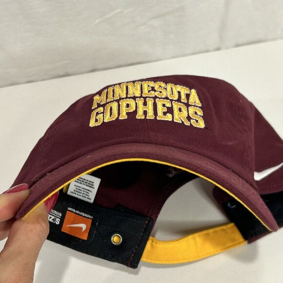 Minnesota Golden Gophers Nike Heritage86 Relaxed-Fit Strapback Hat Cap One Size - Picture 8 of 8